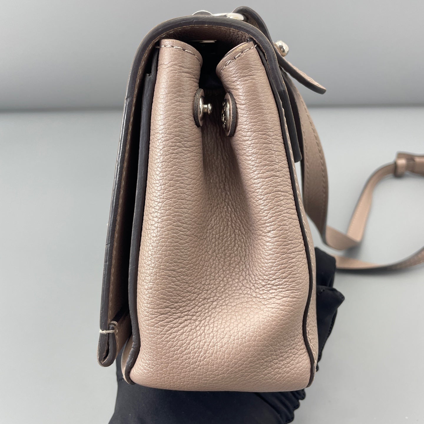 Louis Vuitton - Lockme - Leather - Pink - (small)