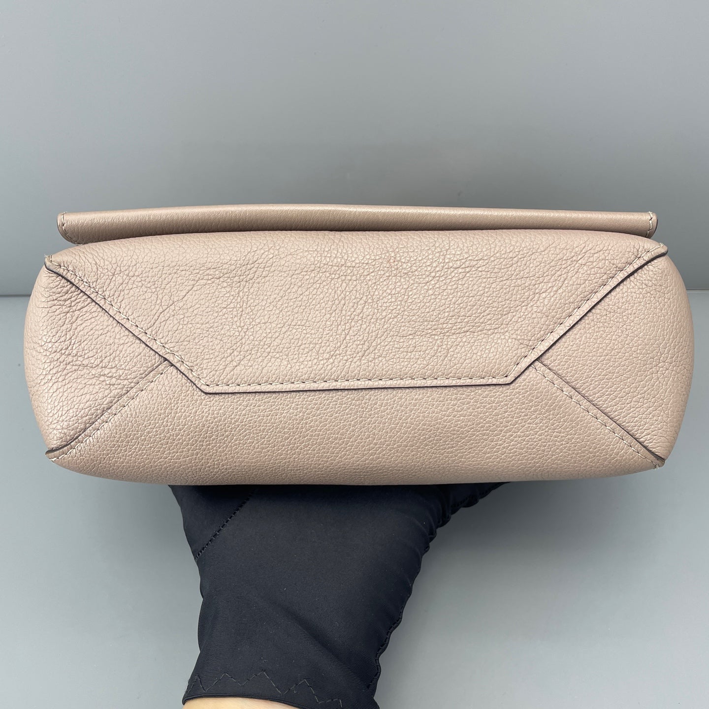 Louis Vuitton - Lockme - Leather - Pink - (small)