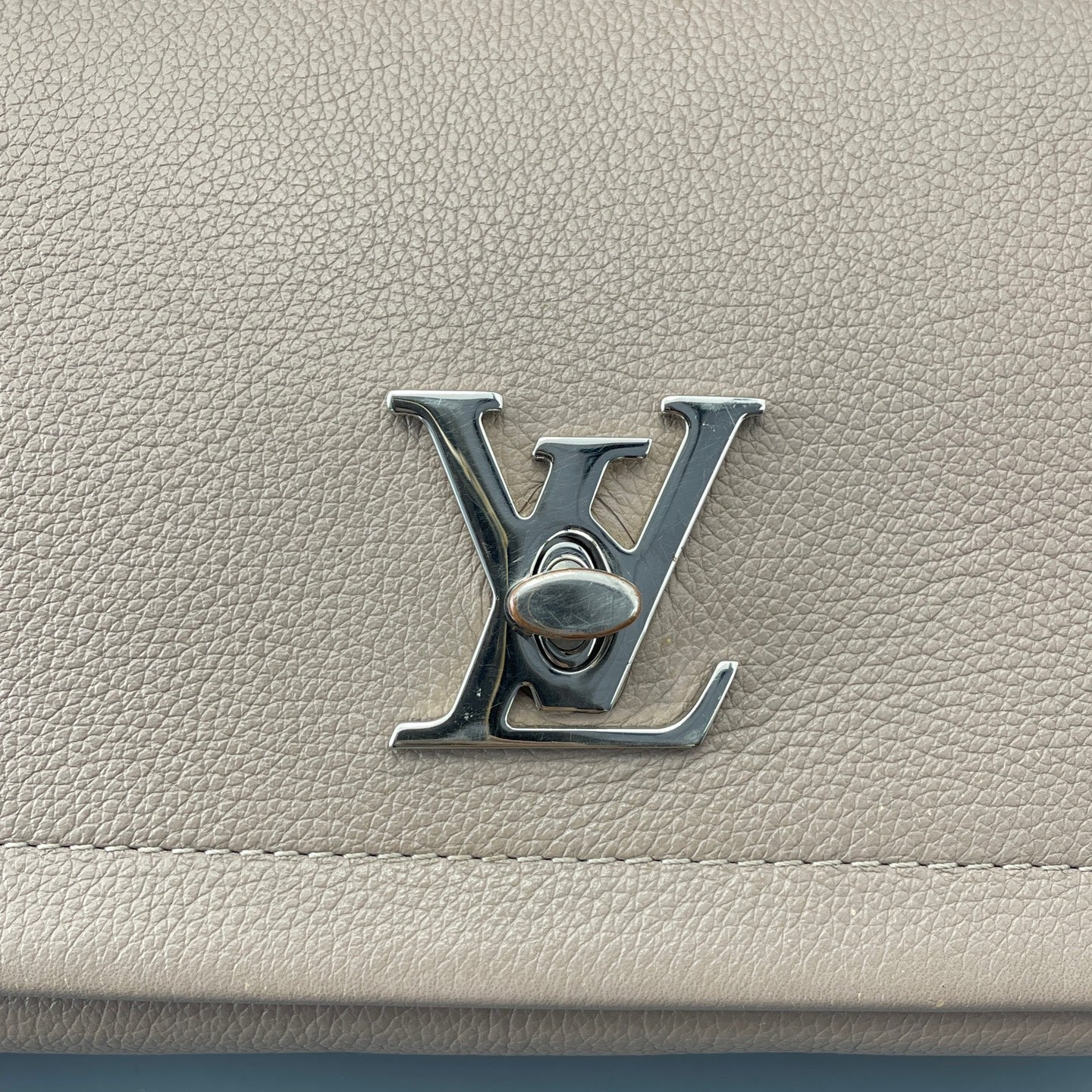 Louis Vuitton - Lockme - Leather - Pink - (small)