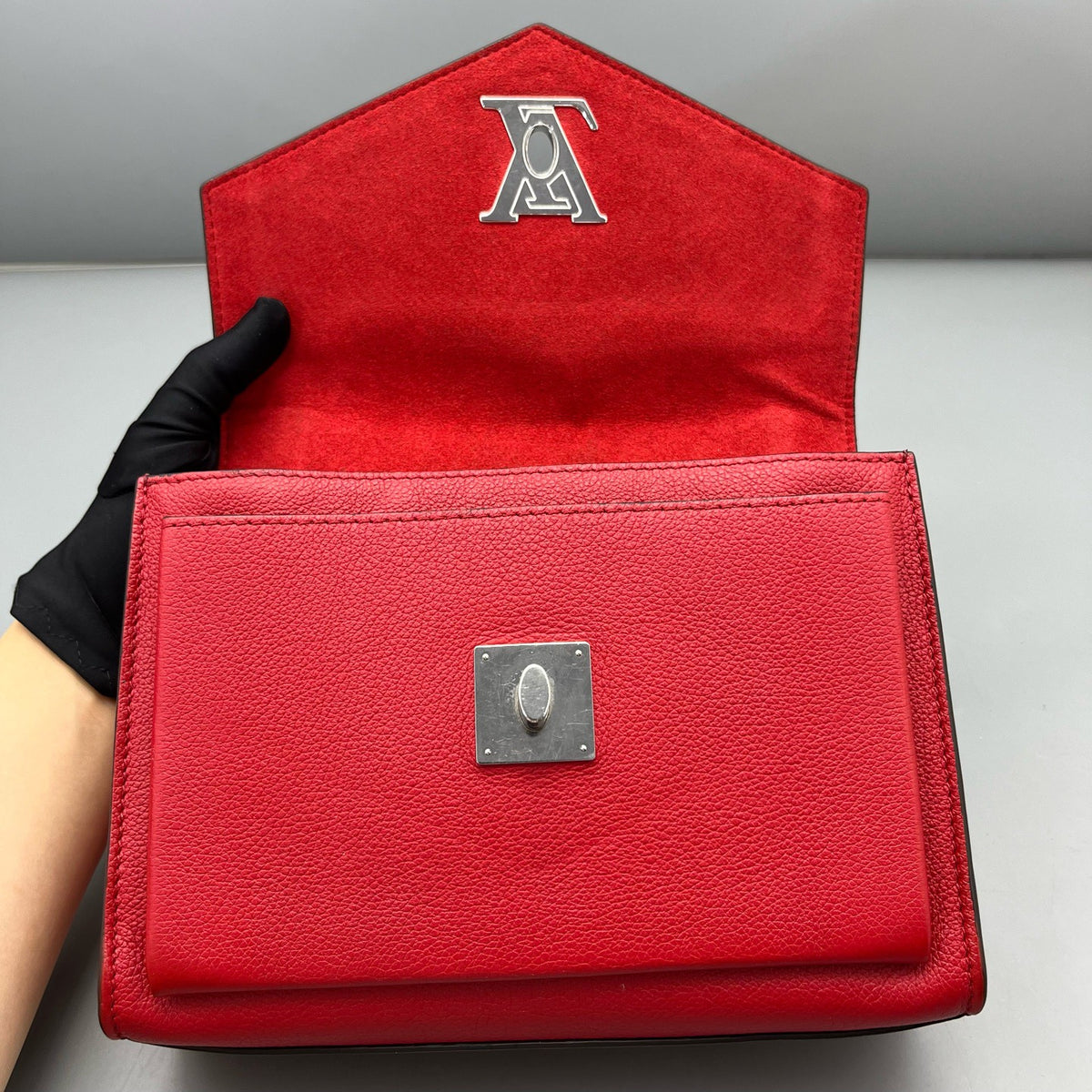 Louis Vuitton - Lockme - Leather - Red - (small)