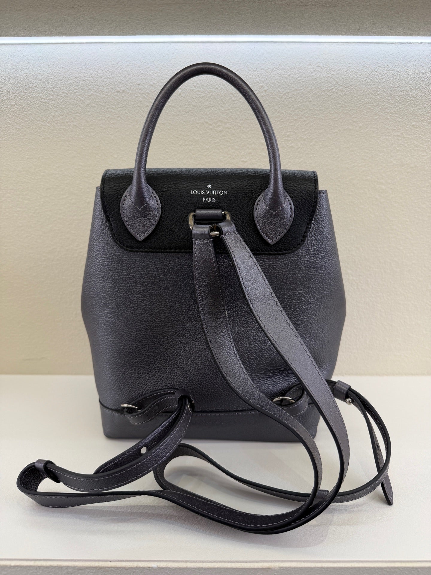 Louis Vuitton - Lockme - Leather - Silver - (medium)