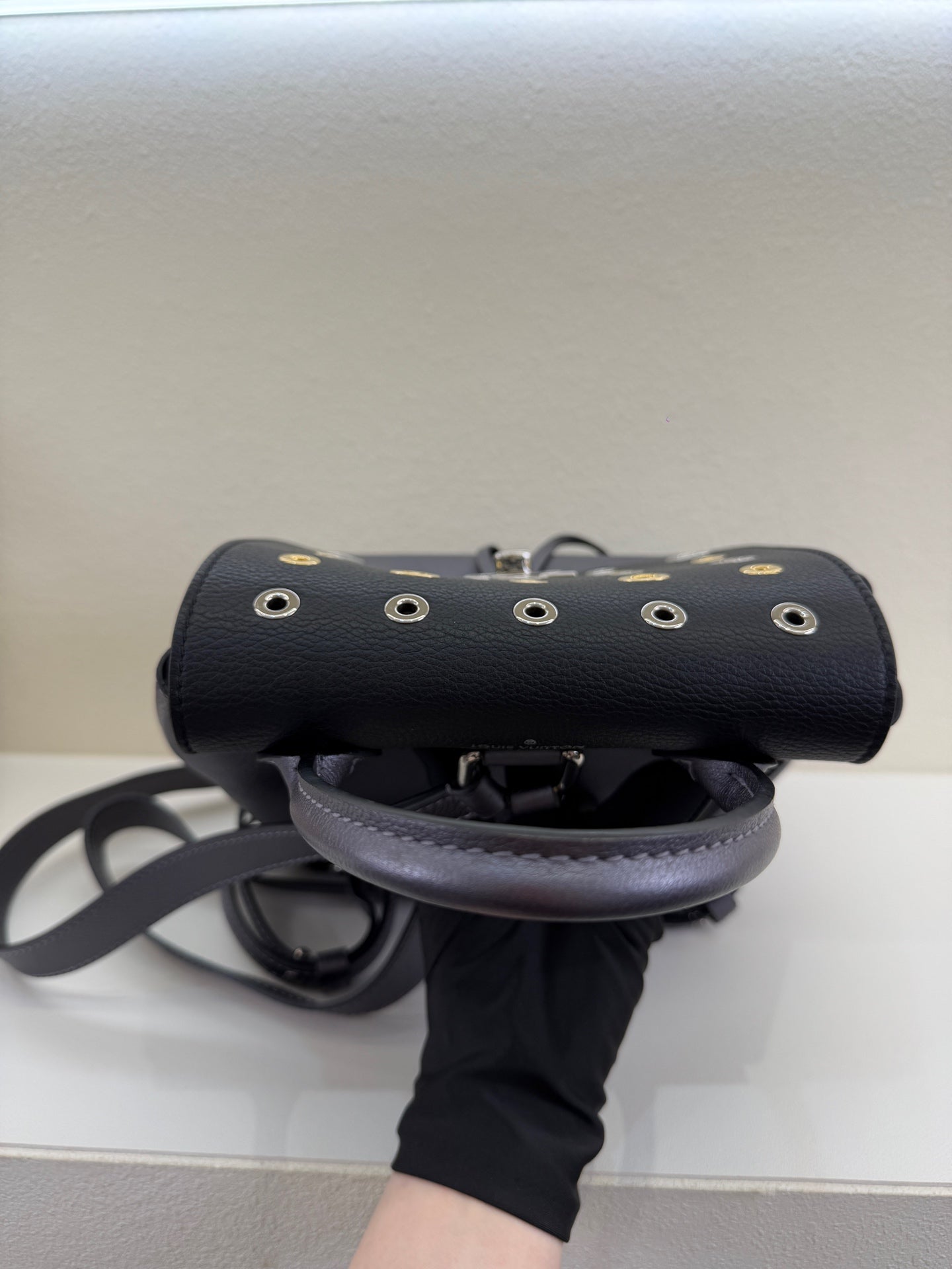 Louis Vuitton - Lockme - Leather - Silver - (medium)