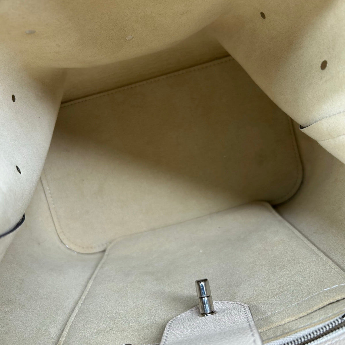 Louis Vuitton - LockMe - Leather - White
