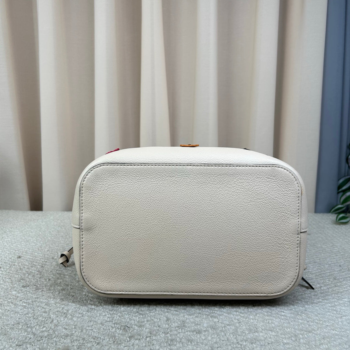 Louis Vuitton - LockMe - Leather - White
