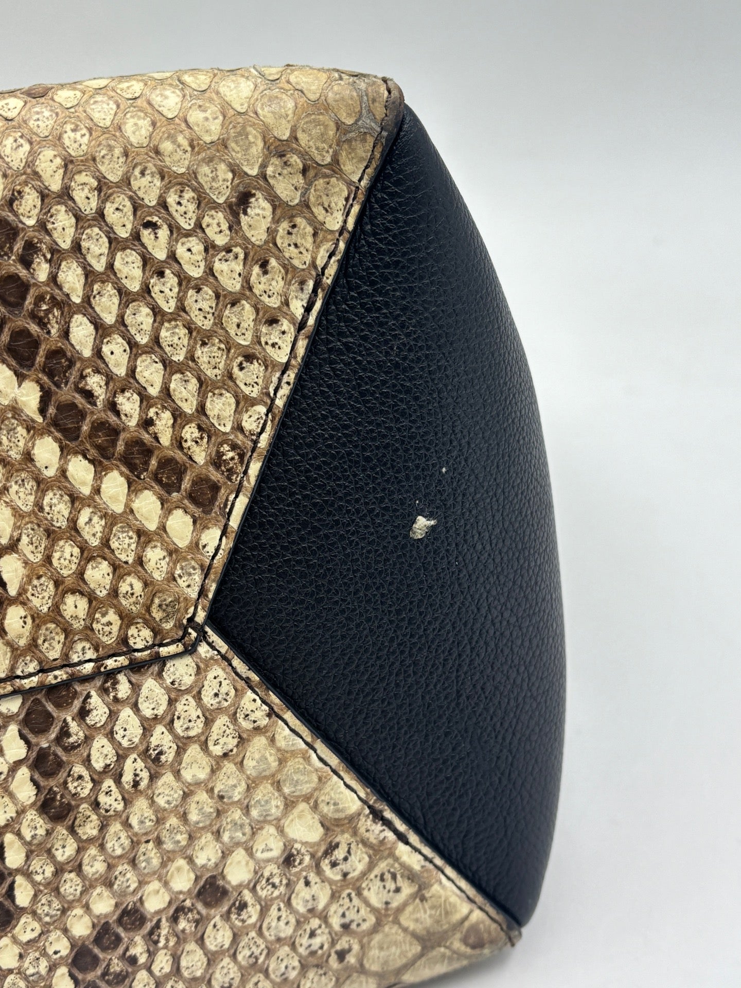 Louis Vuitton - Lockme Tote - Grained leather and python exotic leather - Black and Beige - (Medium)