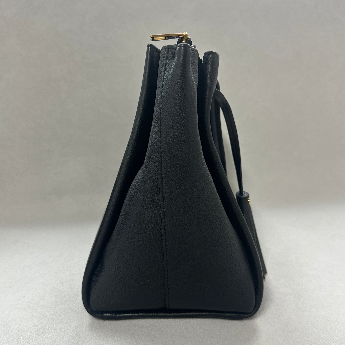 Louis Vuitton - Lockme Tote - Leather - Black - (medium)