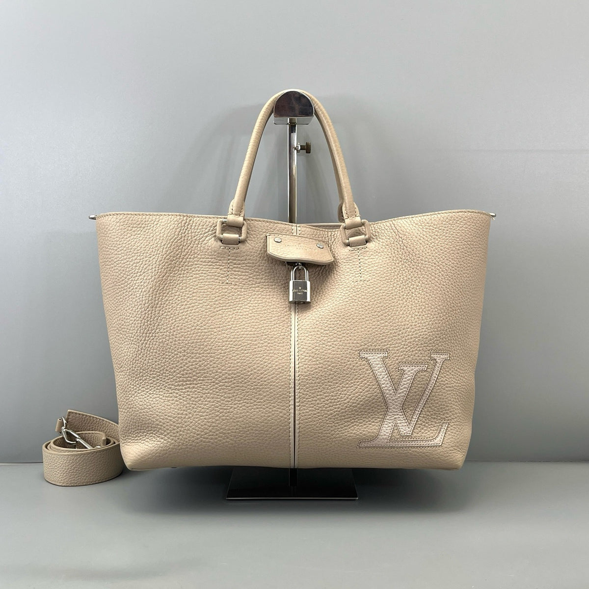 Louis Vuitton - Lockme Tote - Leather - Grey - (Medium)