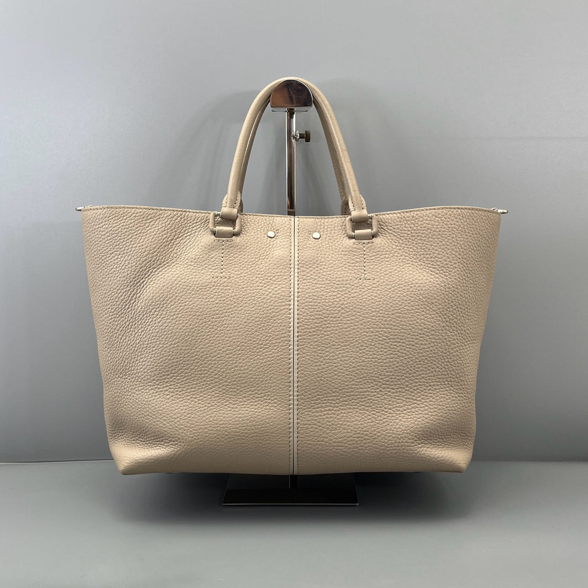 Louis Vuitton - Lockme Tote - Leather - Grey - (Medium)