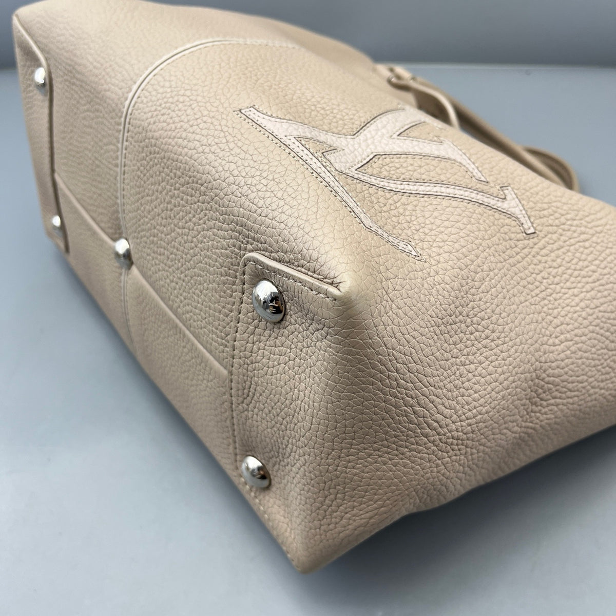 Louis Vuitton - Lockme Tote - Leather - Grey - (Medium)