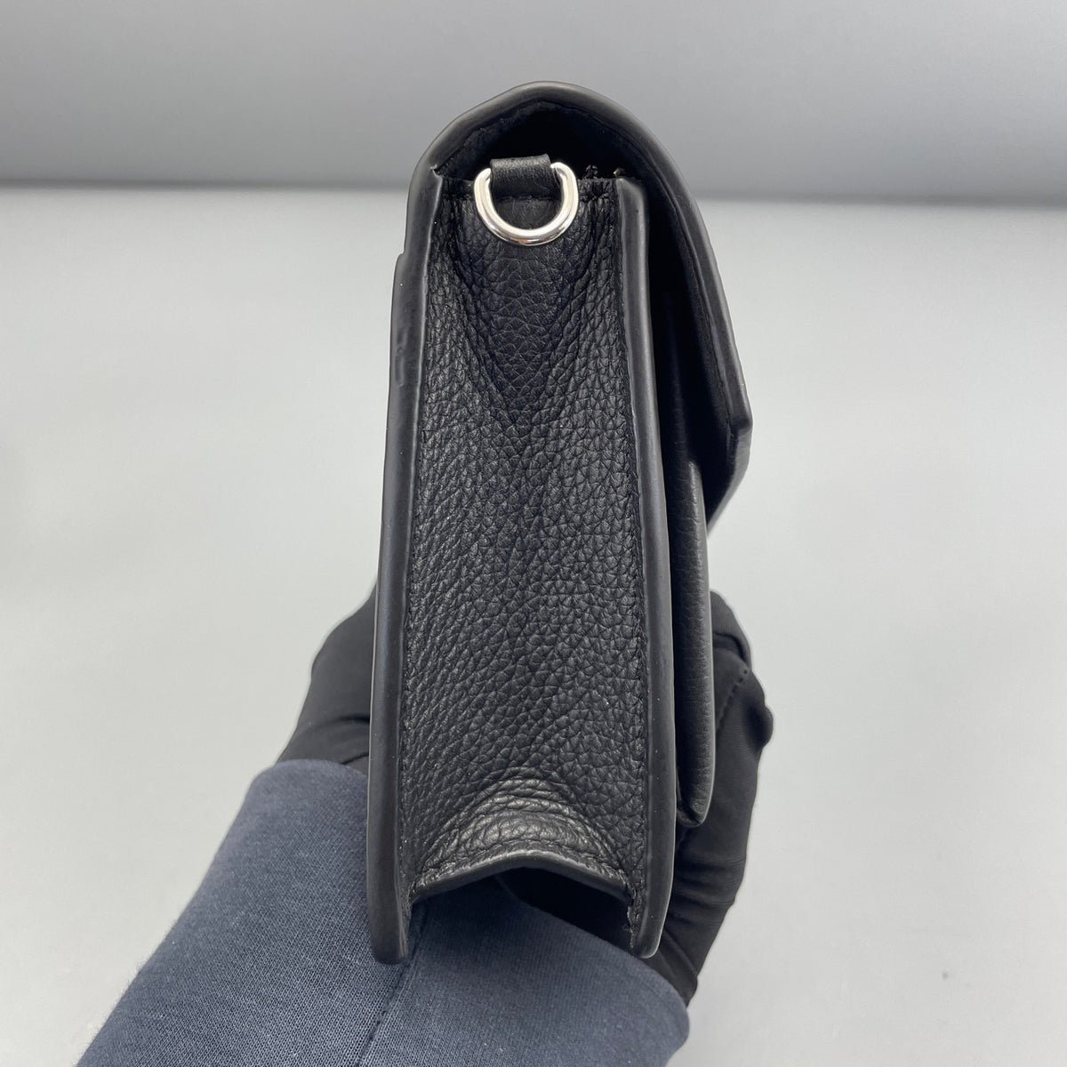 Louis Vuitton - Lockme WOC - Leather - Black - (mini)