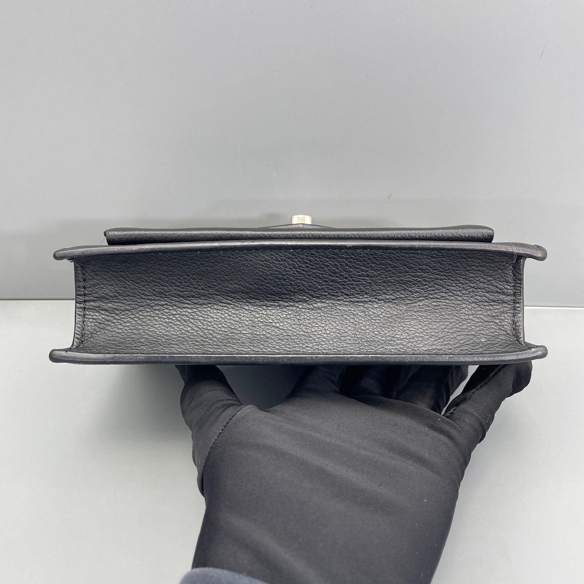Louis Vuitton - Lockme WOC - Leather - Black - (mini)