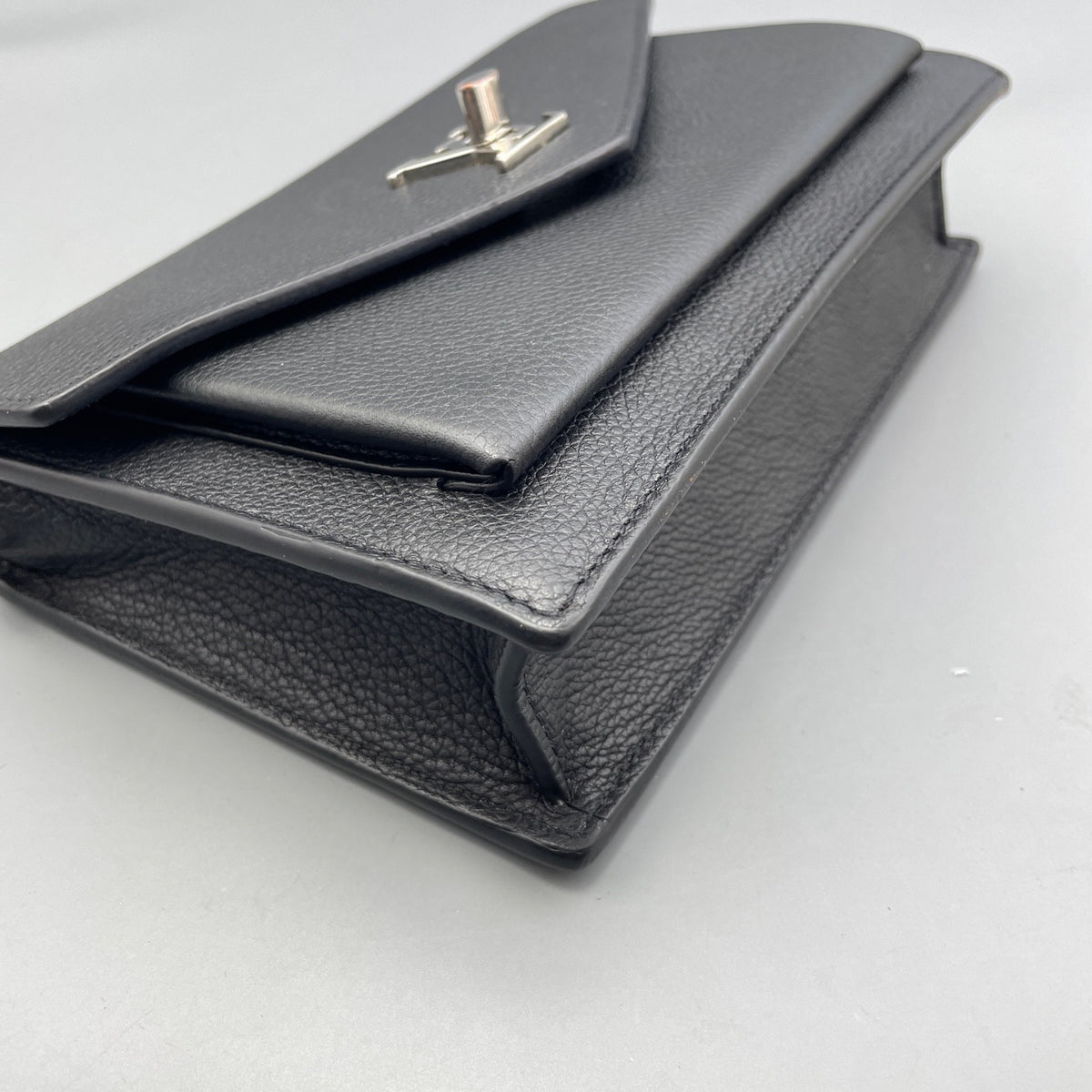 Louis Vuitton - Lockme WOC - Leather - Black - (mini)