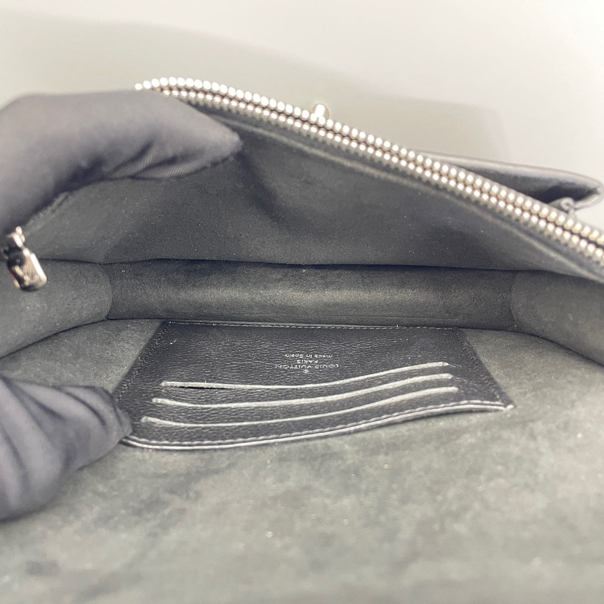 Louis Vuitton - Lockme WOC - Leather - Black - (mini)