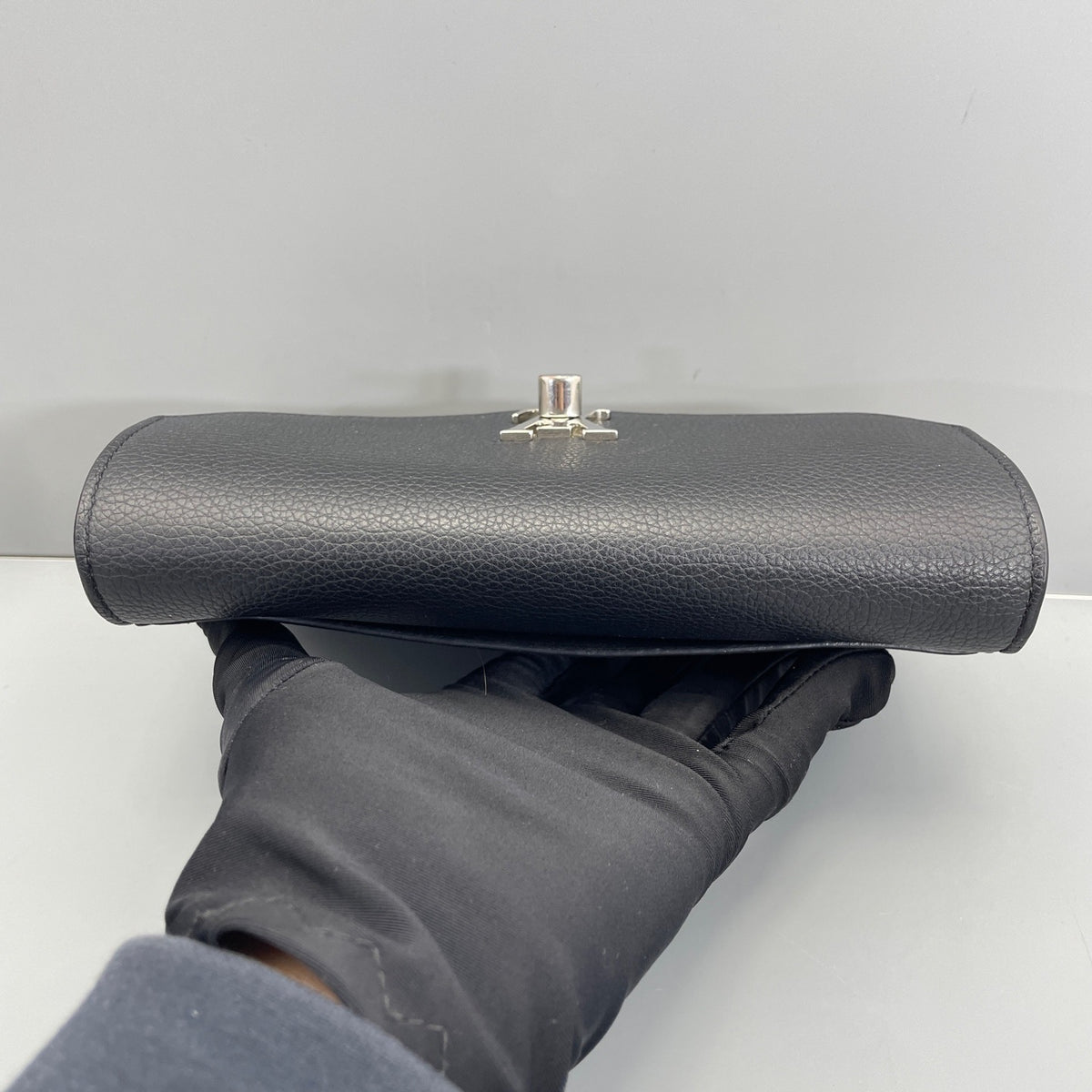Louis Vuitton - Lockme WOC - Leather - Black - (mini)