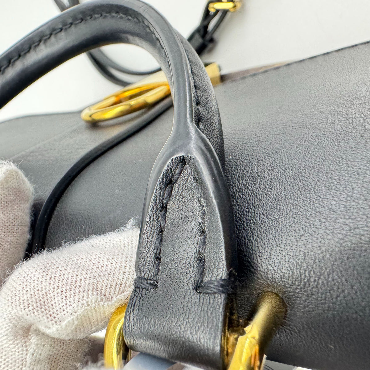 Louis Vuitton - Locky BB - Leather - Black - (mini)
