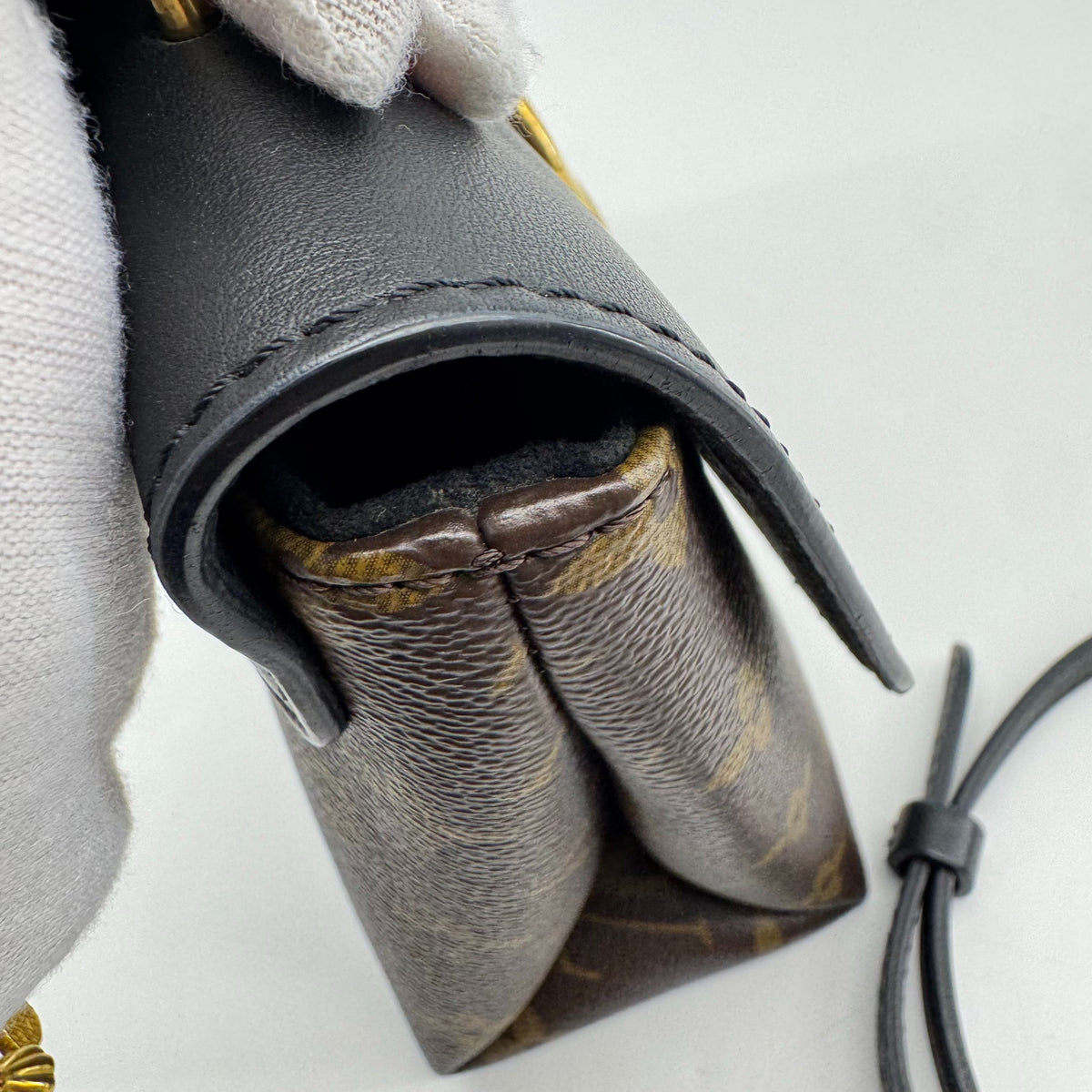 Louis Vuitton - Locky BB - Leather - Black - (mini)