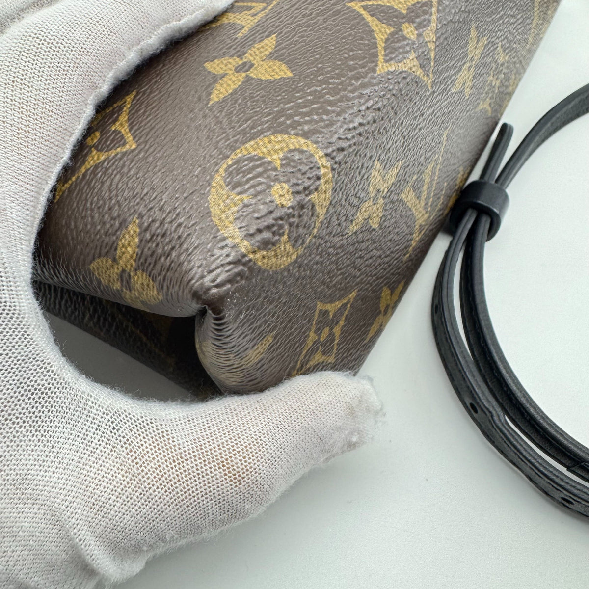 Louis Vuitton - Locky BB - Leather - Black - (mini)