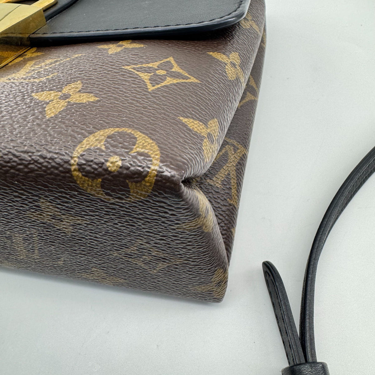Louis Vuitton - Locky BB - Leather - Black - (mini)
