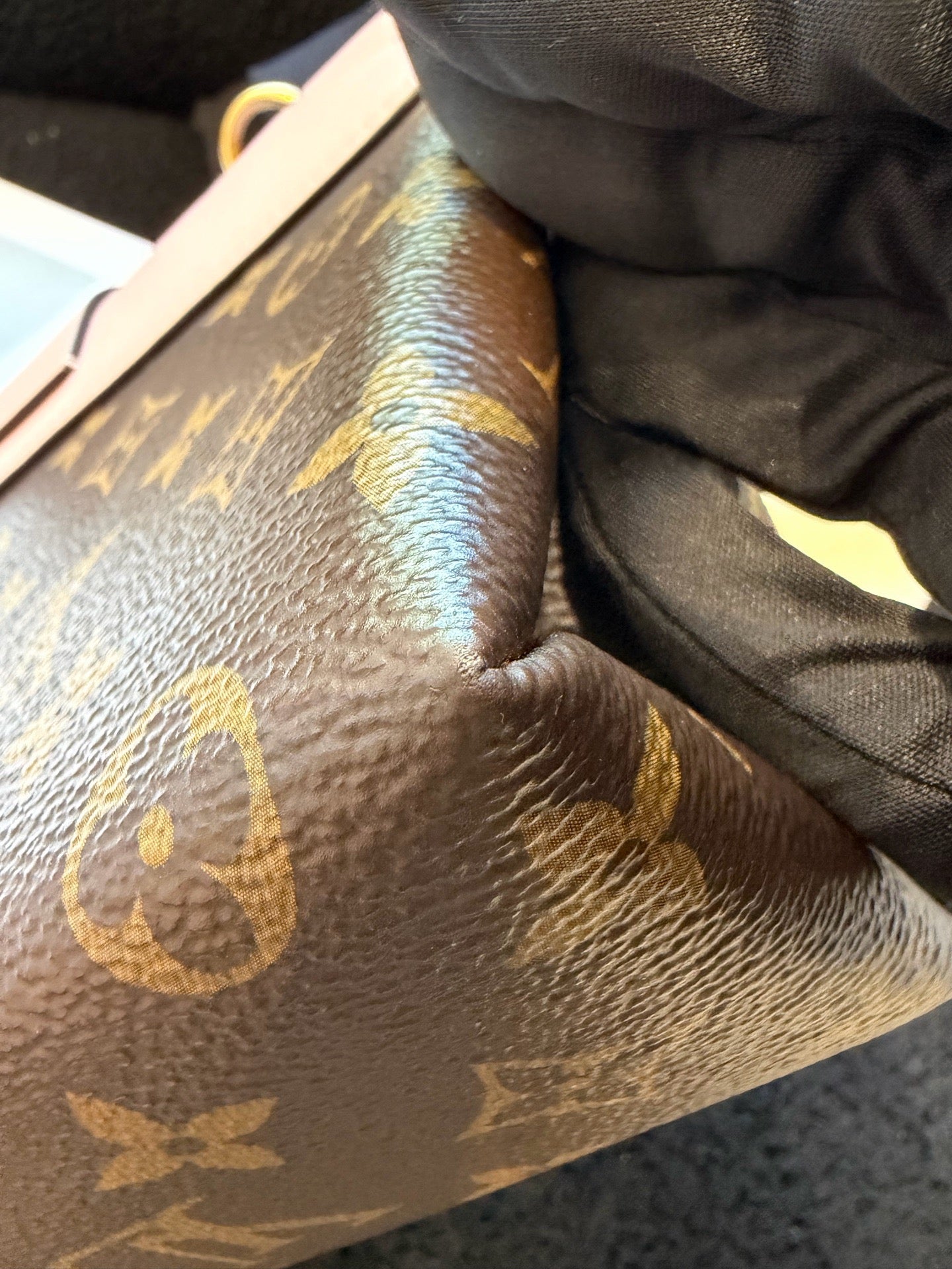 Louis Vuitton - Locky BB - Leather - Pink - (mini)