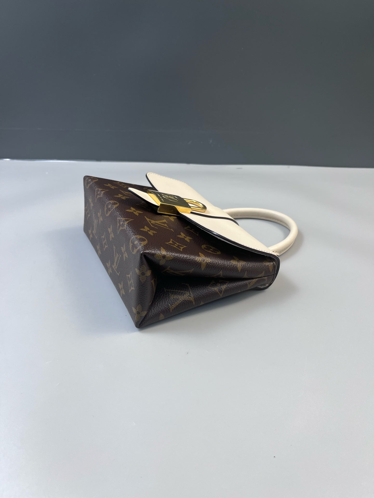 Louis Vuitton - Locky BB - Monogram canvas with smooth leather - Brown and Beige - (mini)