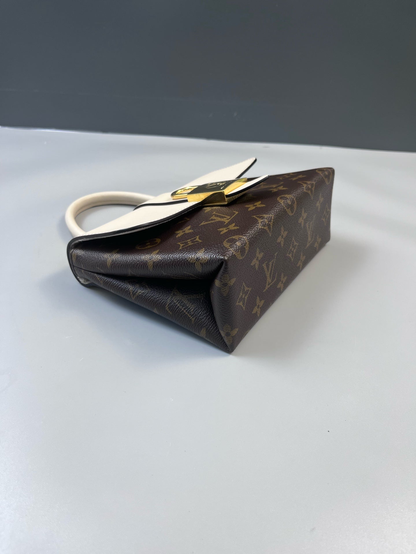 Louis Vuitton - Locky BB - Monogram canvas with smooth leather - Brown and Beige - (mini)