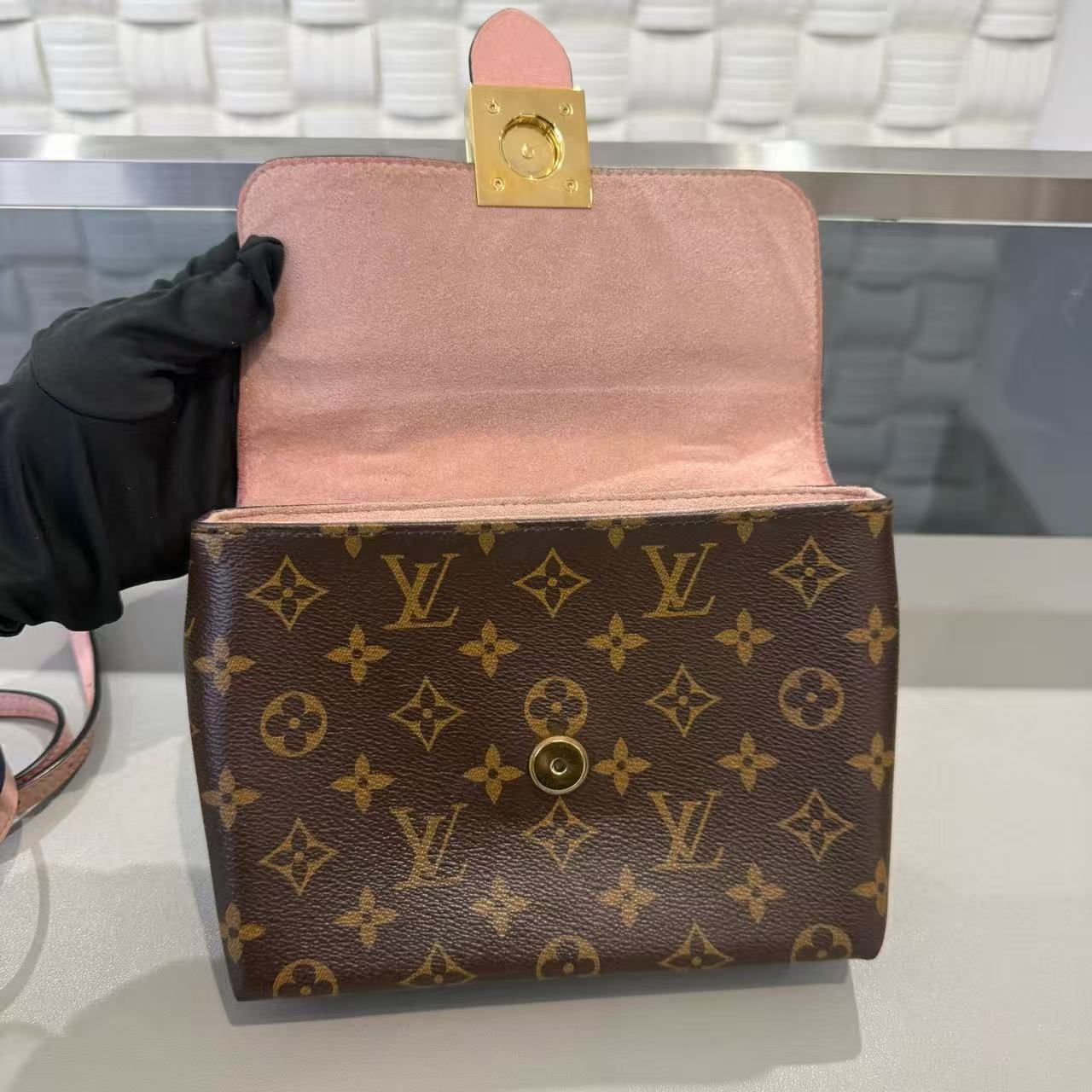 Louis Vuitton - Locky BB - Monogram coated canvas and calfskin leather - Brown and Pink with Gold-Tone Hardware - (mini)