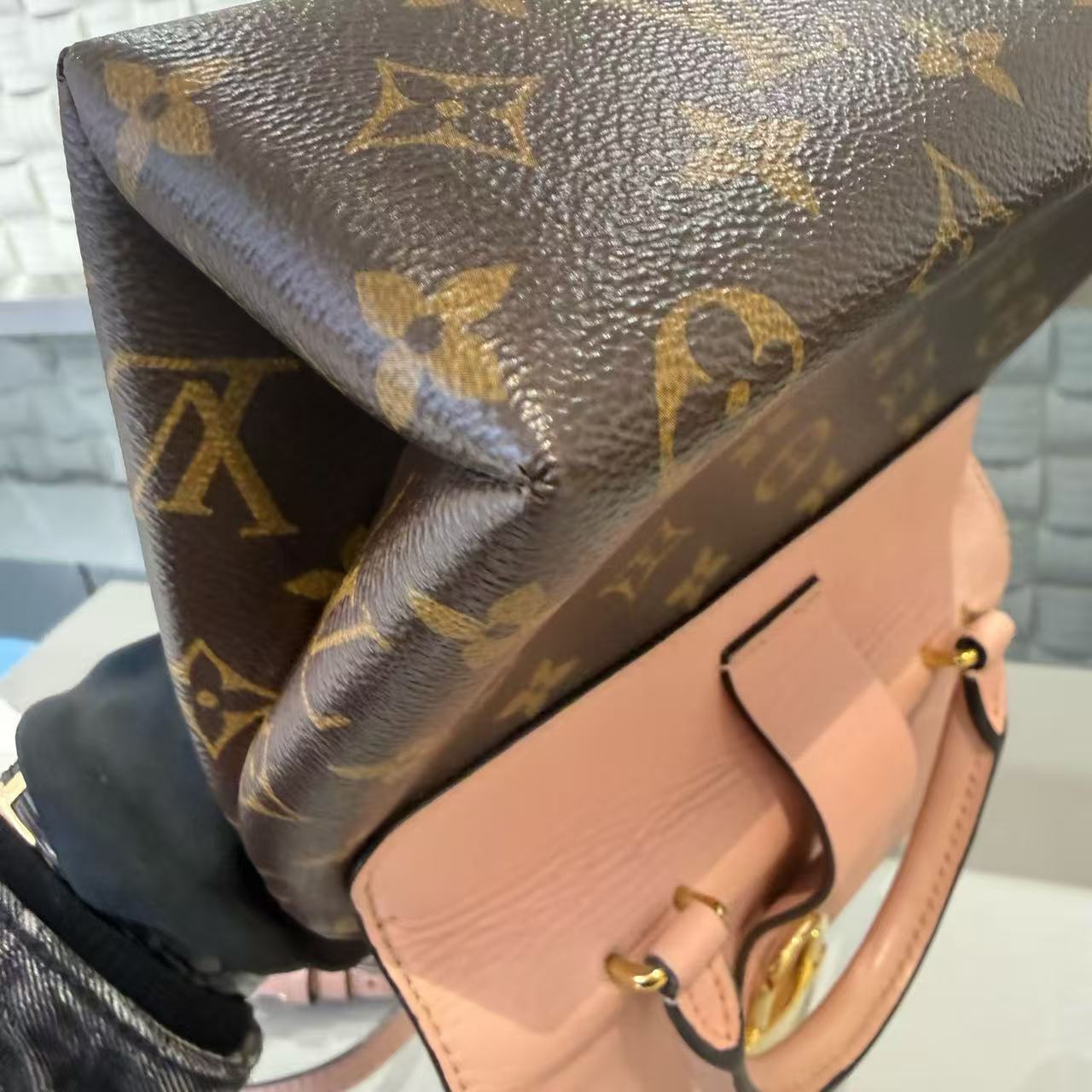 Louis Vuitton - Locky BB - Monogram coated canvas and calfskin leather - Brown and Pink with Gold-Tone Hardware - (mini)