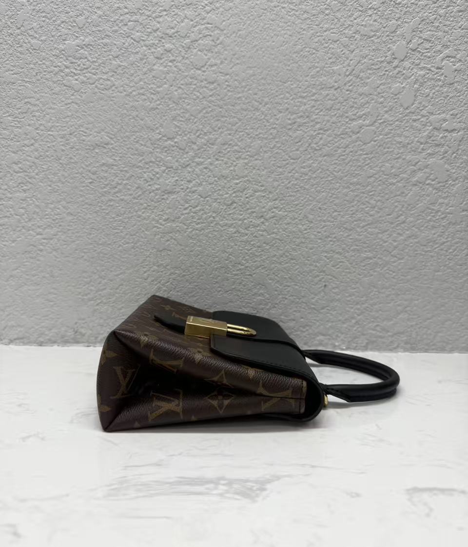 Louis Vuitton - Locky BB - Monogram coated canvas and smooth leather - Monogram Brown and Black - (mini)