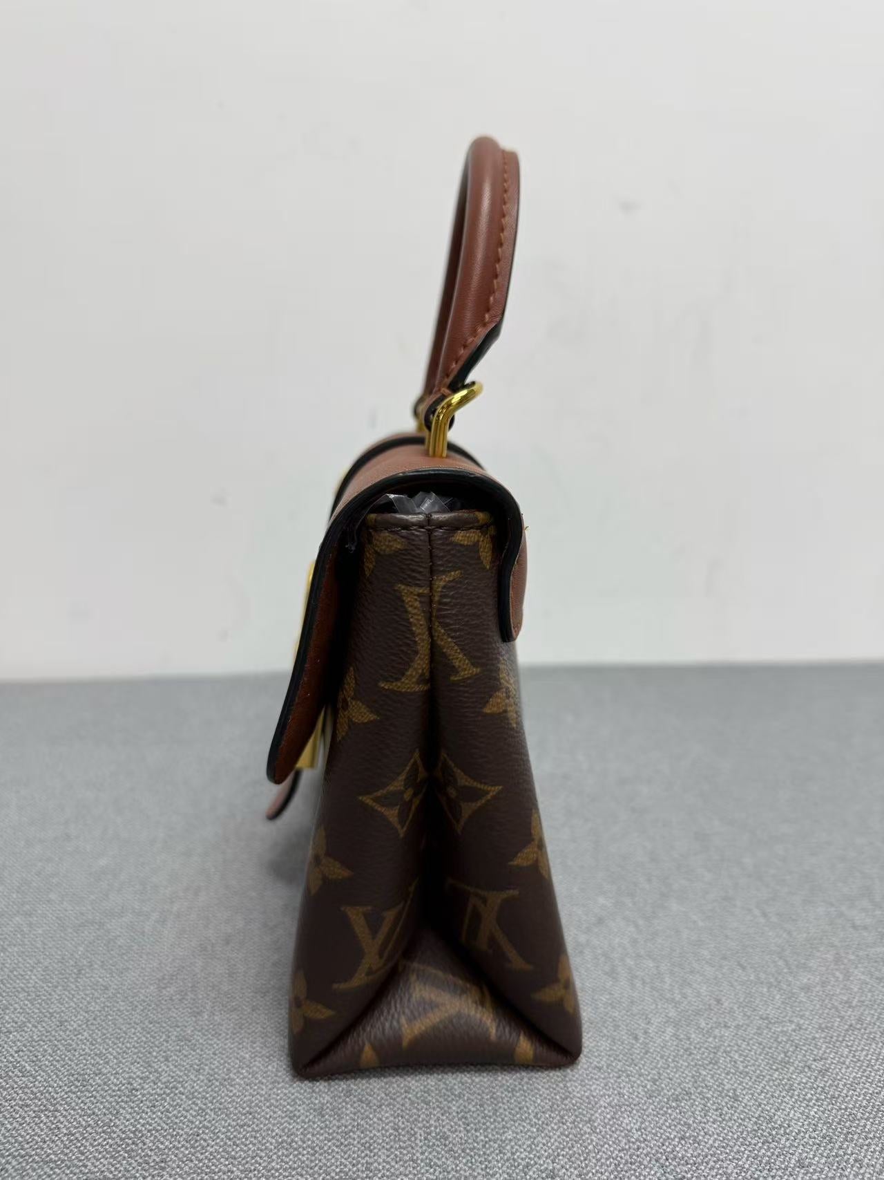 Louis Vuitton - Locky BB - Monogram coated canvas with smooth leather trim - Brown and Caramel - (mini)
