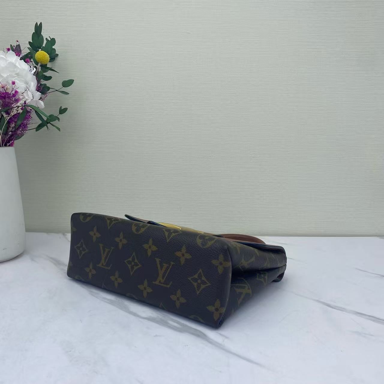 Louis Vuitton - Locky BB - Monogram coated canvas with smooth leather trim - Brown and Caramel with Gold-tone Hardware - (mini)