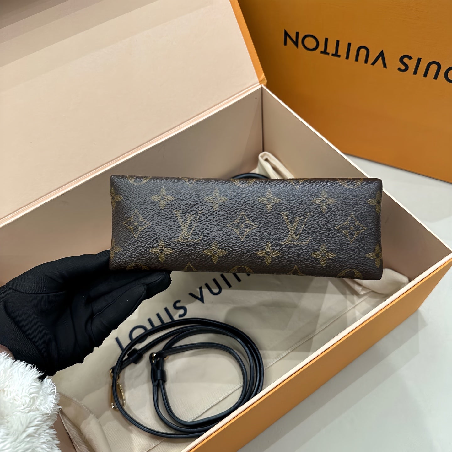 Louis Vuitton - Locky BB - Monogram coated canvas with smooth leather trim - Monogram Brown and Black - (mini)