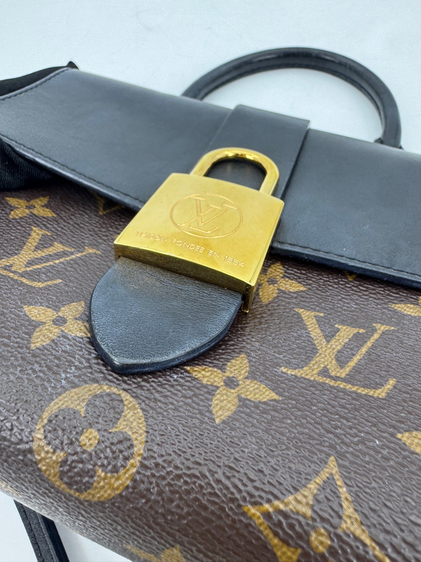 Louis Vuitton - Locky BB - Synthetic - Black - (small)