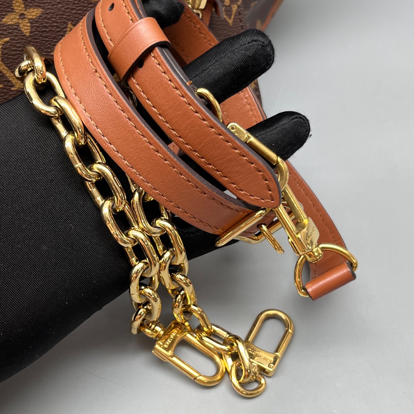 Louis Vuitton - Loop Hobo - Synthetic - Brown - (medium)
