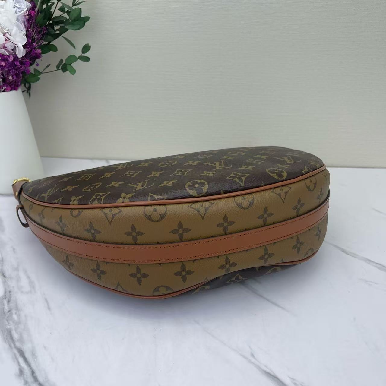 Louis Vuitton - Loop - Monogram coated canvas with natural cowhide leather trim - Brown with natural leather trim and gold-tone hardware - (large)