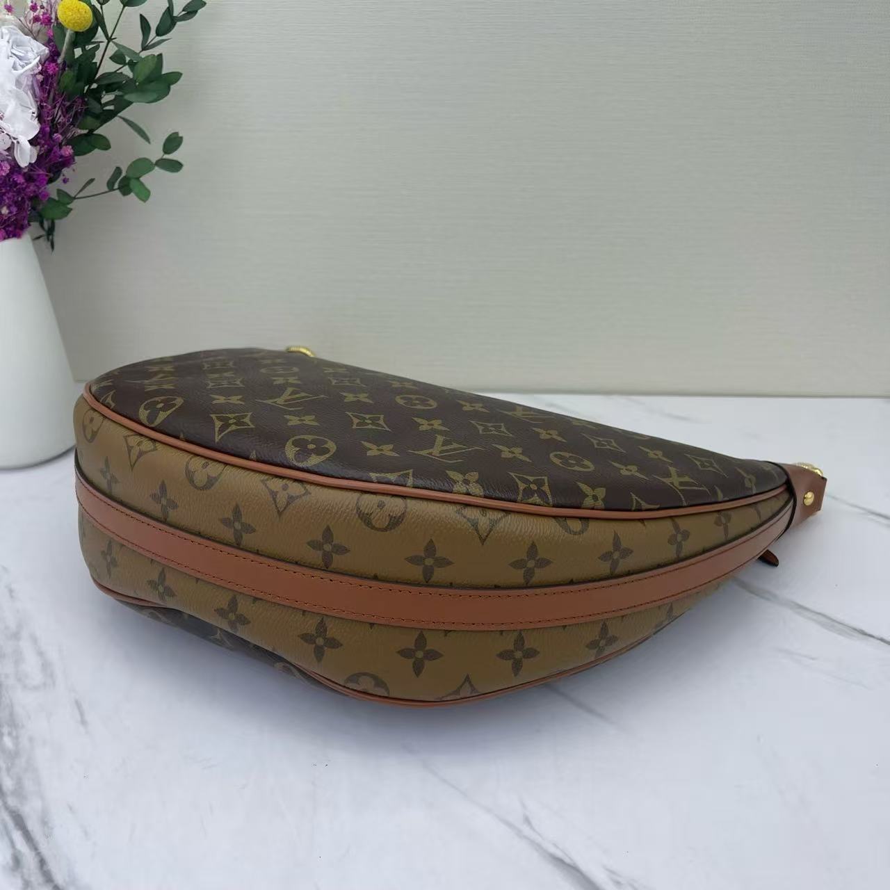 Louis Vuitton - Loop - Monogram coated canvas with natural cowhide leather trim - Brown with natural leather trim and gold-tone hardware - (large)