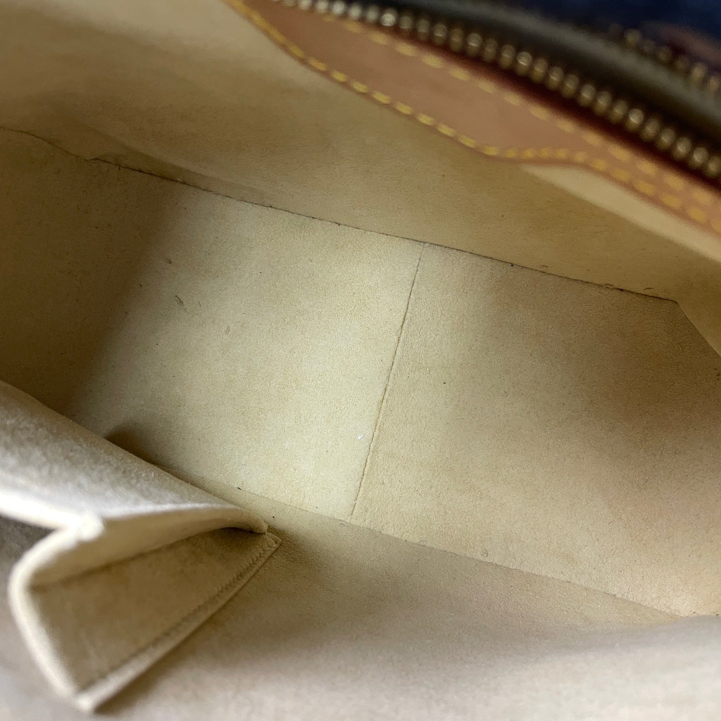 Louis Vuitton - Looping - Monogram coated canvas with Vachetta leather trim - Brown - (small)