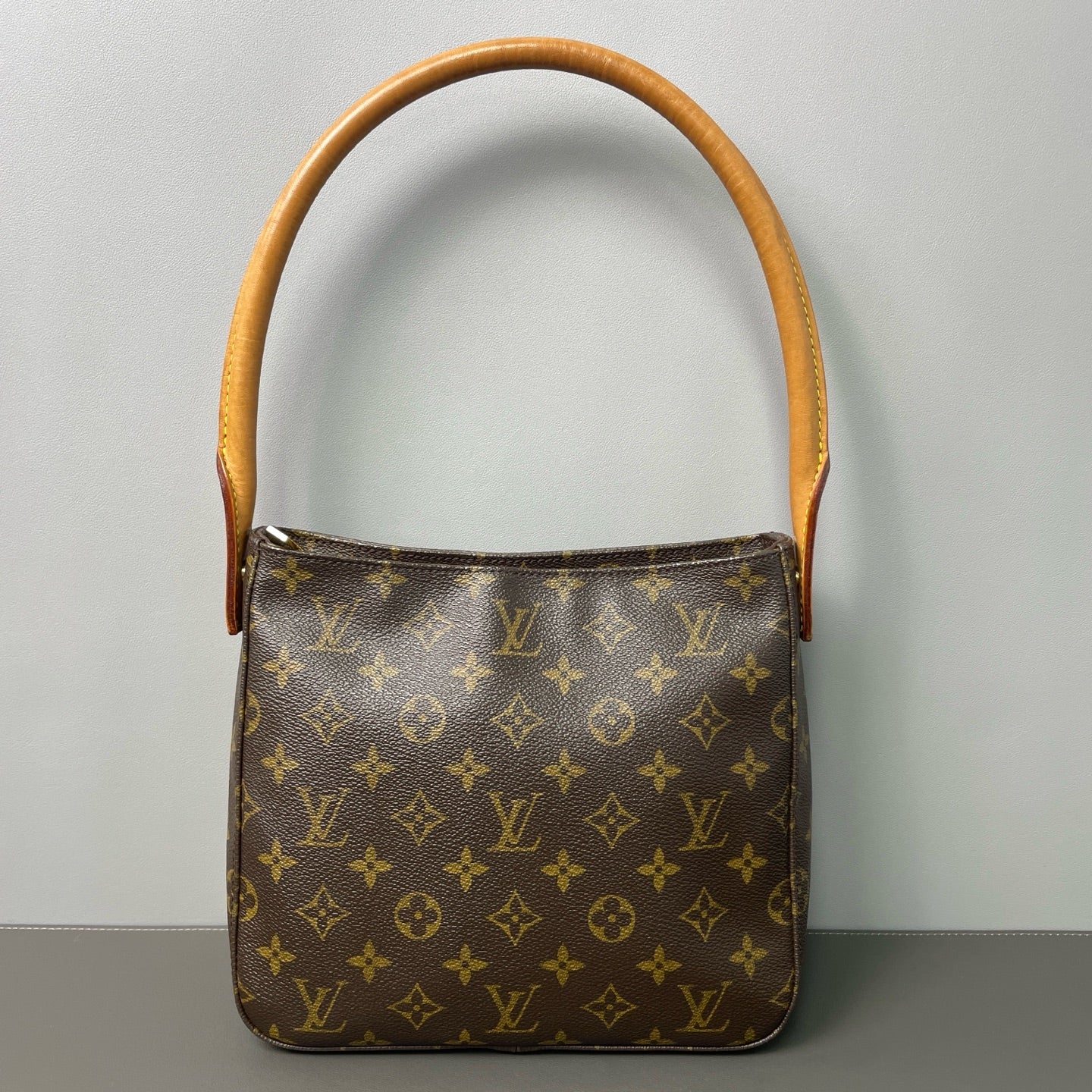 Louis Vuitton - Looping - Monogram coated canvas with Vachetta leather trim - Brown - (small)