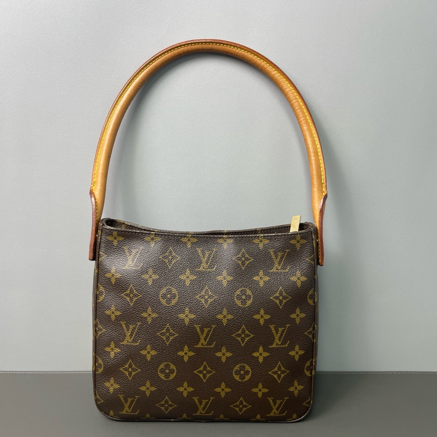 Louis Vuitton - Looping - Monogram coated canvas with Vachetta leather trim - Brown - (small)