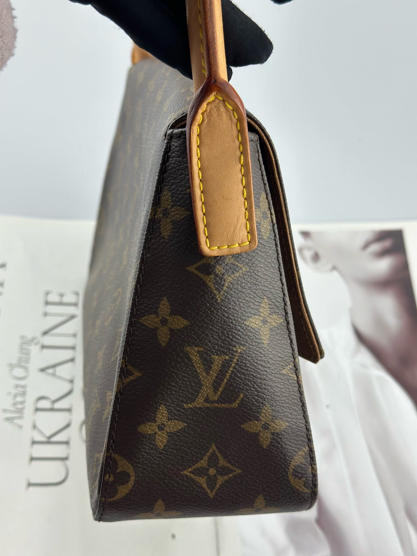 Louis Vuitton - Looping PM - Monogram coated canvas, Vachetta leather - Brown - (Small)