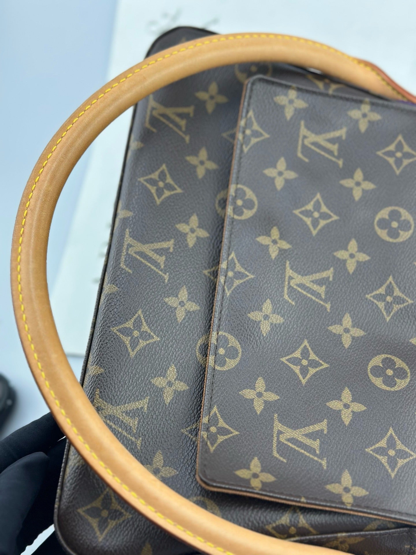 Louis Vuitton - Looping PM - Monogram coated canvas, Vachetta leather - Brown - (Small)