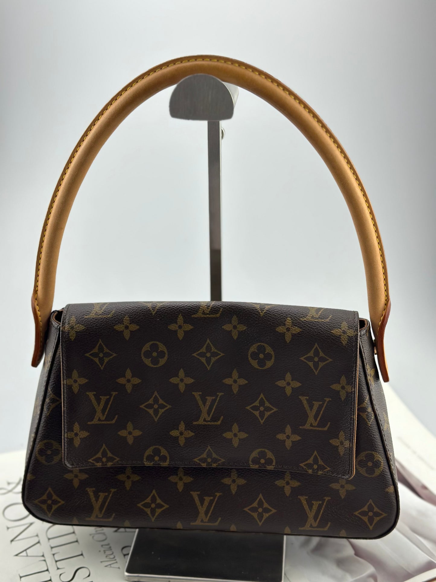 Louis Vuitton - Looping PM - Monogram coated canvas, Vachetta leather - Brown - (Small)
