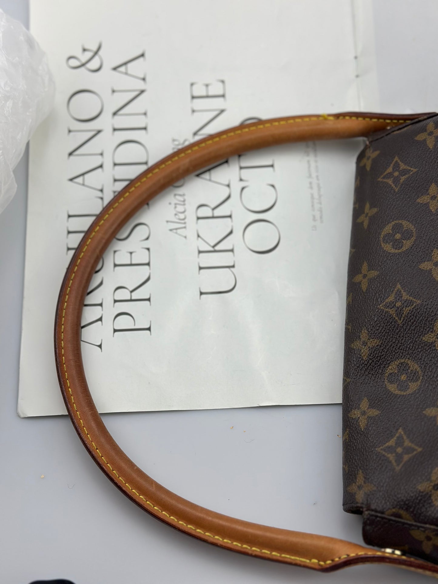 Louis Vuitton - Looping Small - Monogram coated canvas with Vachetta leather trim - Brown - (Small)