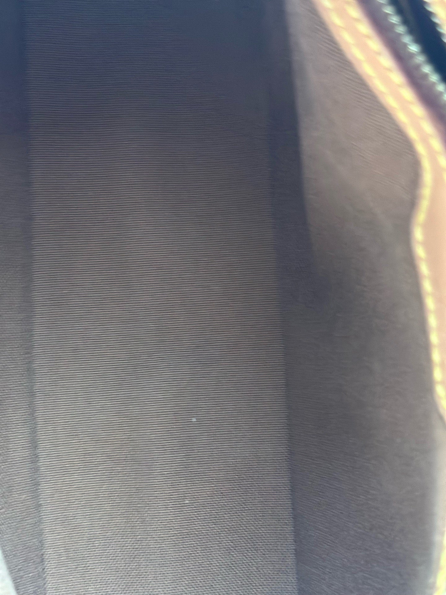 Louis Vuitton - Looping Small - Monogram coated canvas with Vachetta leather trim - Brown - (Small)