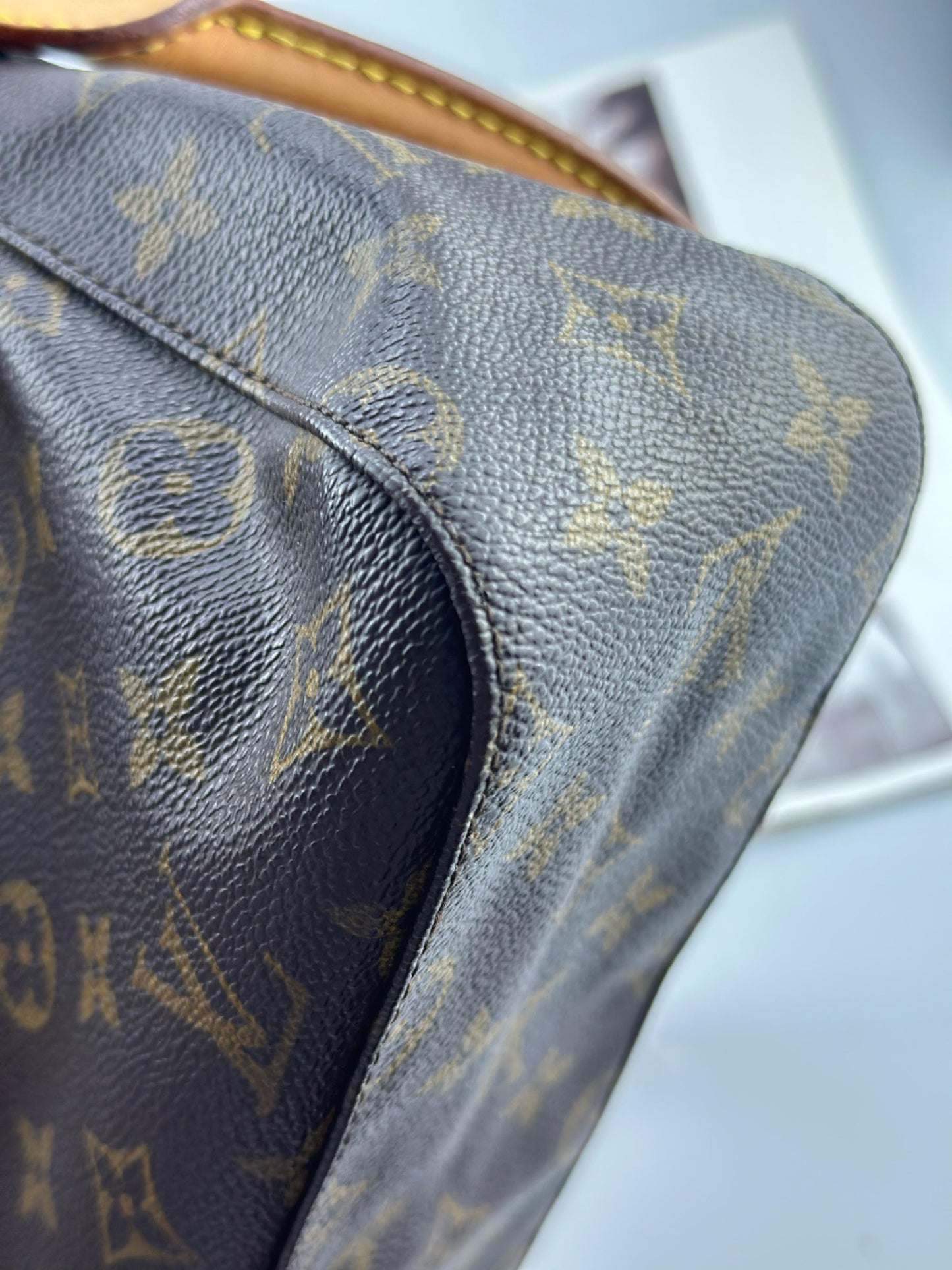Louis Vuitton - Looping Small - Monogram coated canvas with Vachetta leather trim - Brown - (Small)