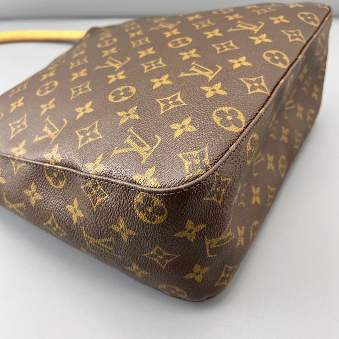 Louis Vuitton - Looping - Synthetic - Brown - (medium)