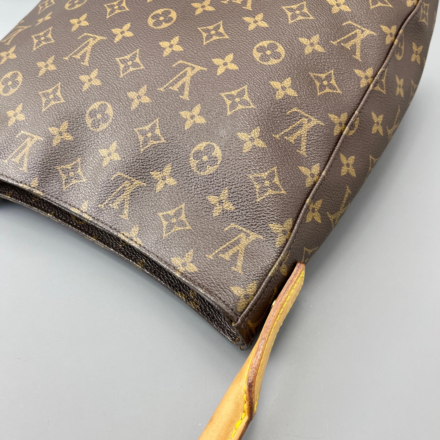 Louis Vuitton - Looping - Synthetic - Brown - (medium)