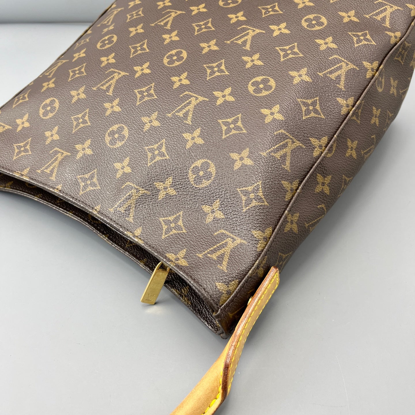 Louis Vuitton - Looping - Synthetic - Brown - (medium)