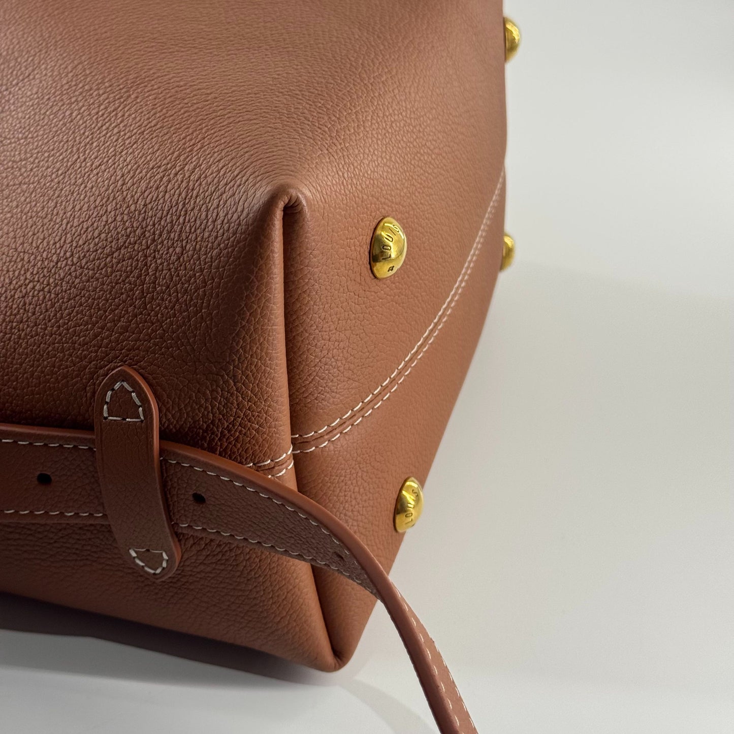 Louis Vuitton - Low key hobo - Leather - Brown