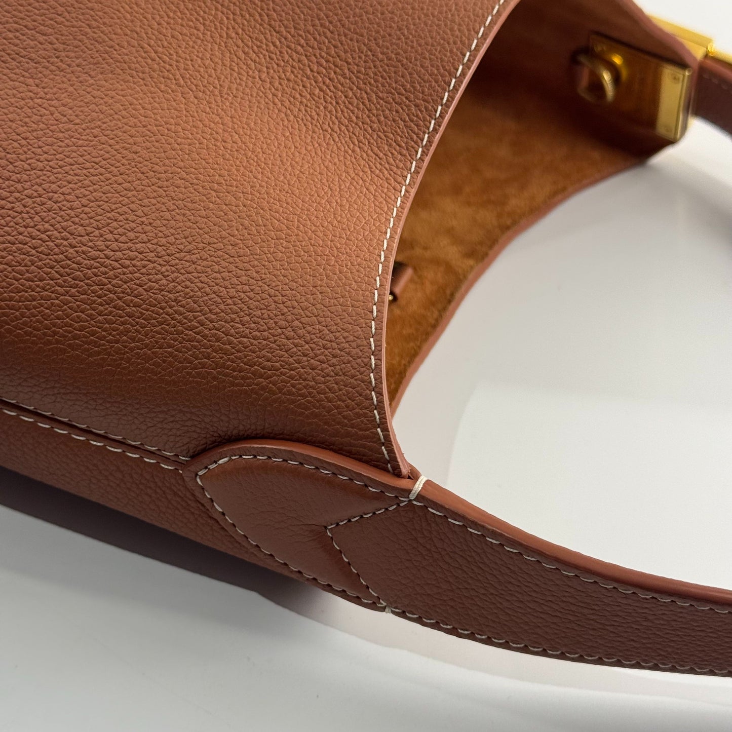 Louis Vuitton - Low key hobo - Leather - Brown