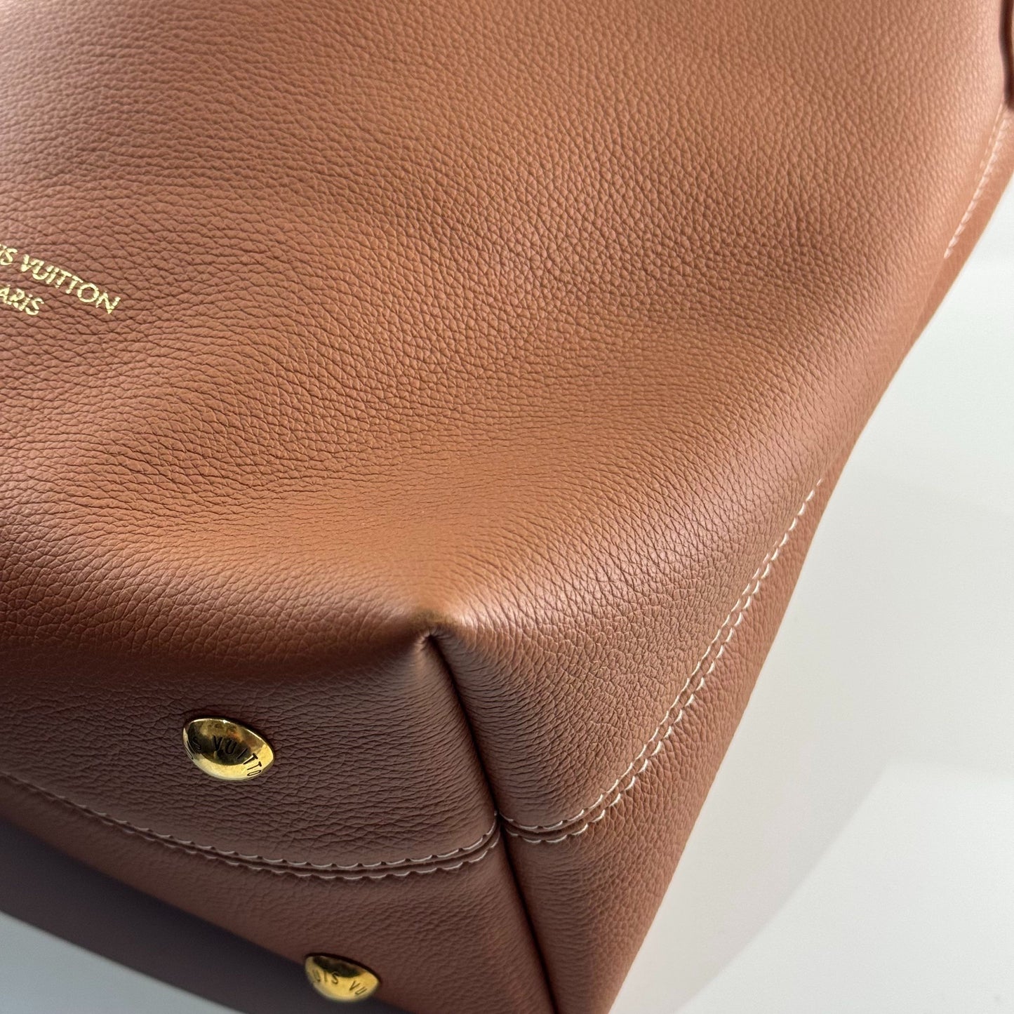 Louis Vuitton - Low key hobo - Leather - Brown